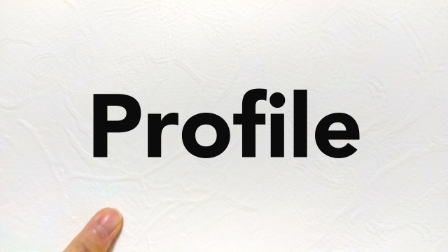 白い背景にProfileと表示