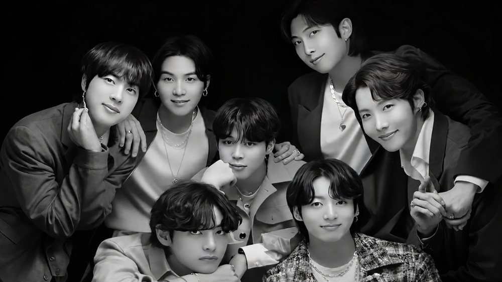 BTSメンバー7人のモノクロ集合写真、TBSチャンネル1のBTS特集Precious New Chapterで注目の7人完全体ビジュアル