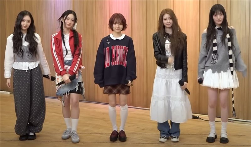 KiiiKiii（キキ）メンバー5人がSBSラジオ出演時に見せたカジュアルな私服の集合ショット